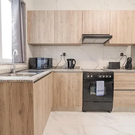 Lägenhet Spacious, 1br With Comfortable Bed In Tarxien Żabbar