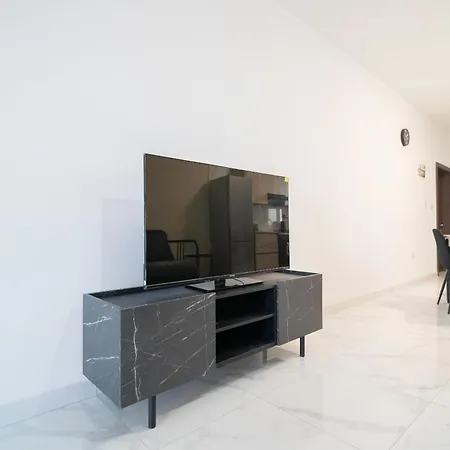 Spacious, 1br With Comfortable Bed In Tarxien *
