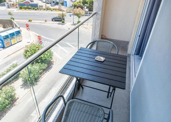 Spacious, 1br With Comfortable Bed In Tarxien Żabbar