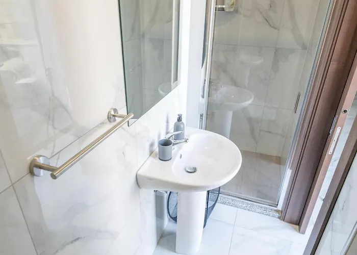 Spacious, 1br With Comfortable Bed In Tarxien